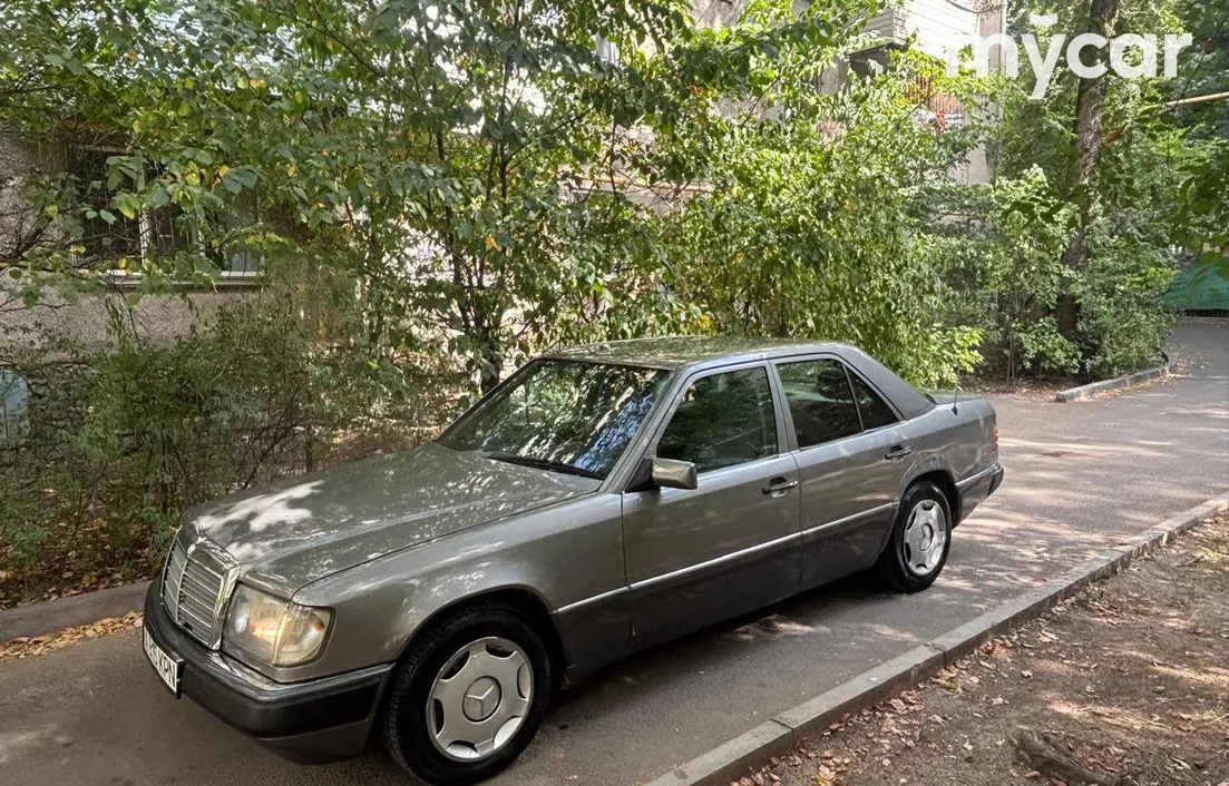 Mercedes-Benz E-Класс 1990