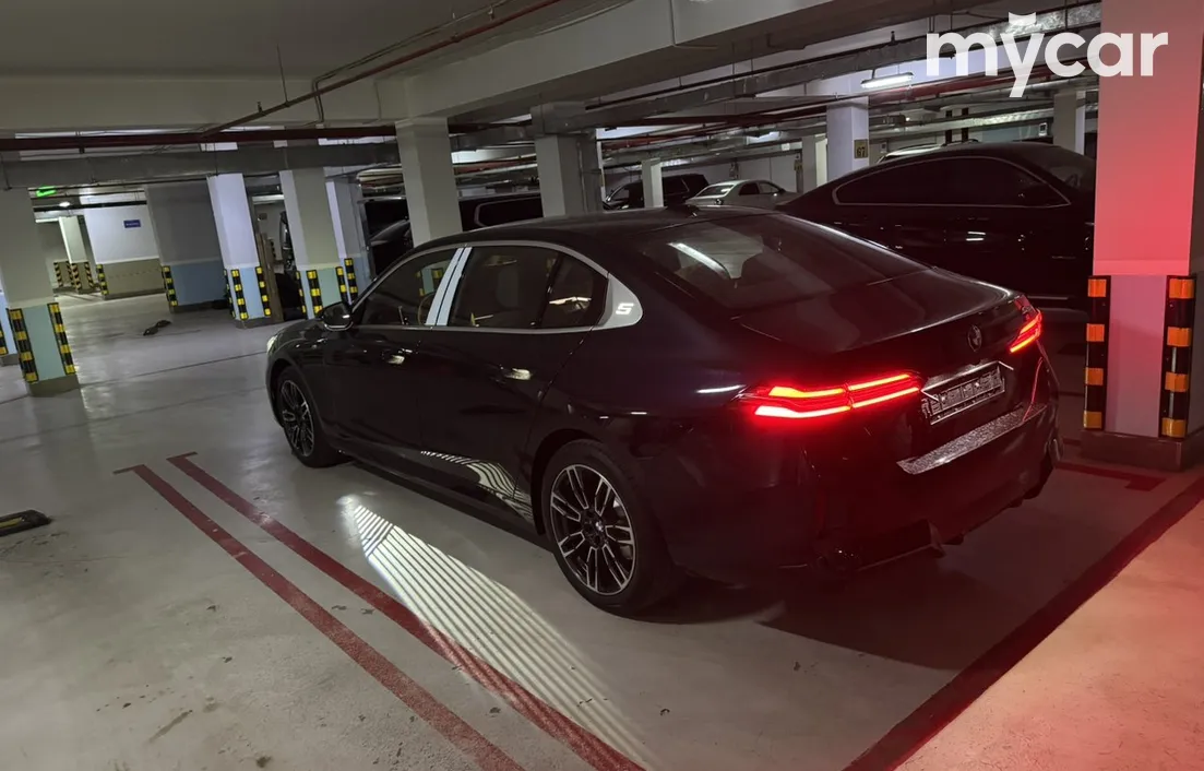 BMW 5 серия 2025