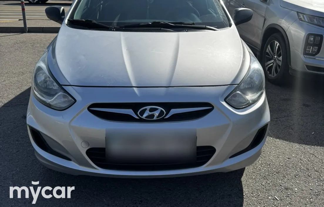 Hyundai Accent 2013