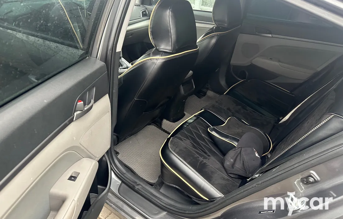 Hyundai Elantra 2018