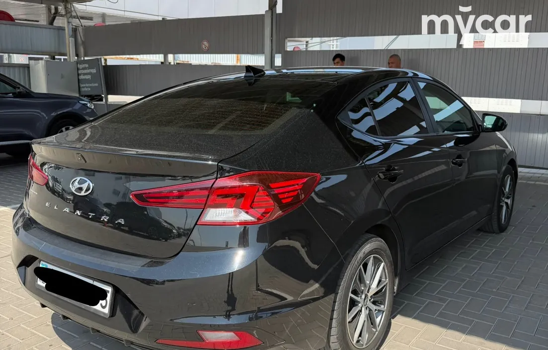 Hyundai Elantra 2019