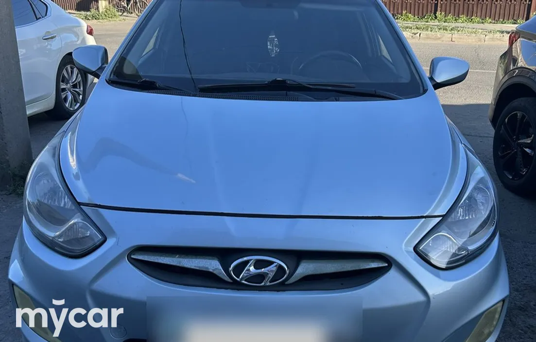 Hyundai Accent 2013