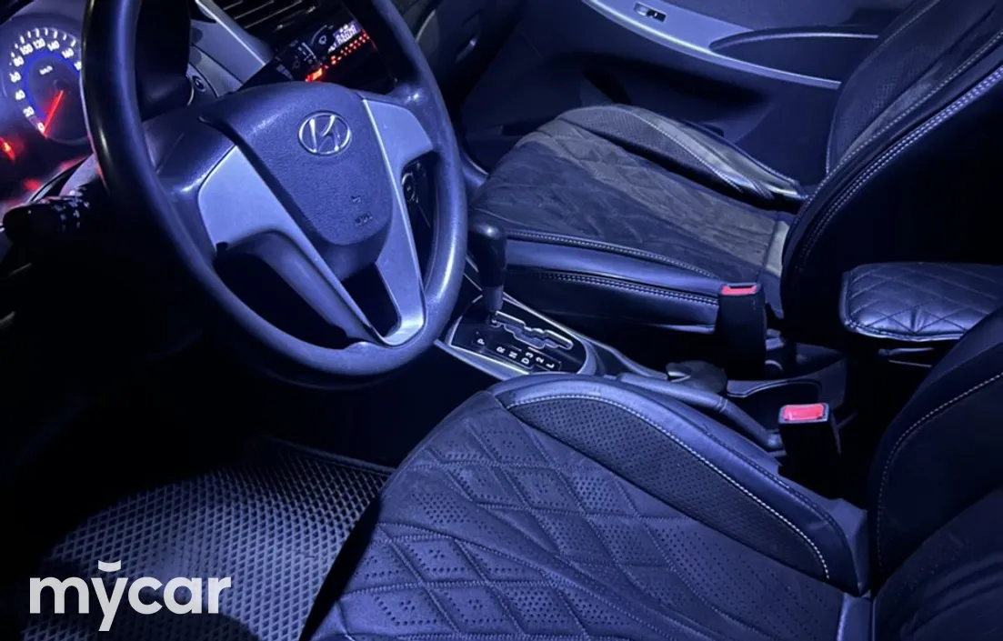 Hyundai Accent 2013