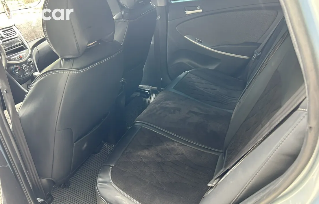 Hyundai Accent 2013