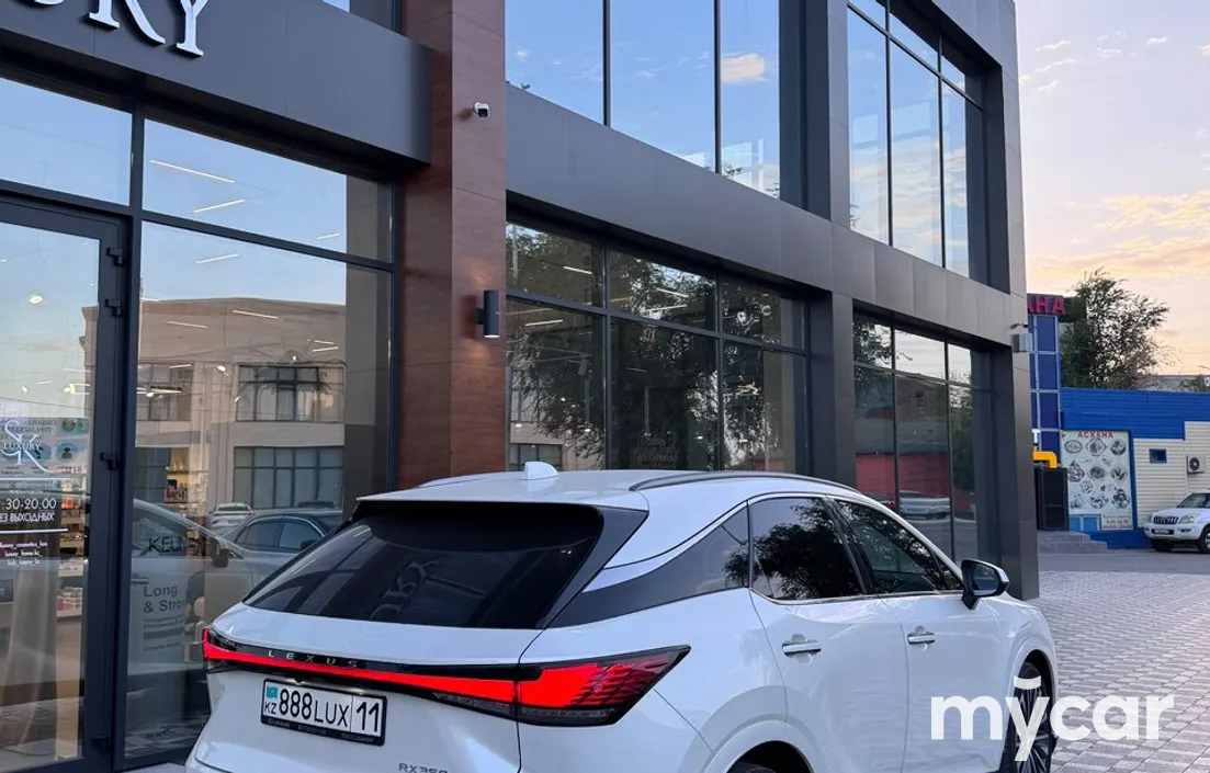 Lexus RX 2024