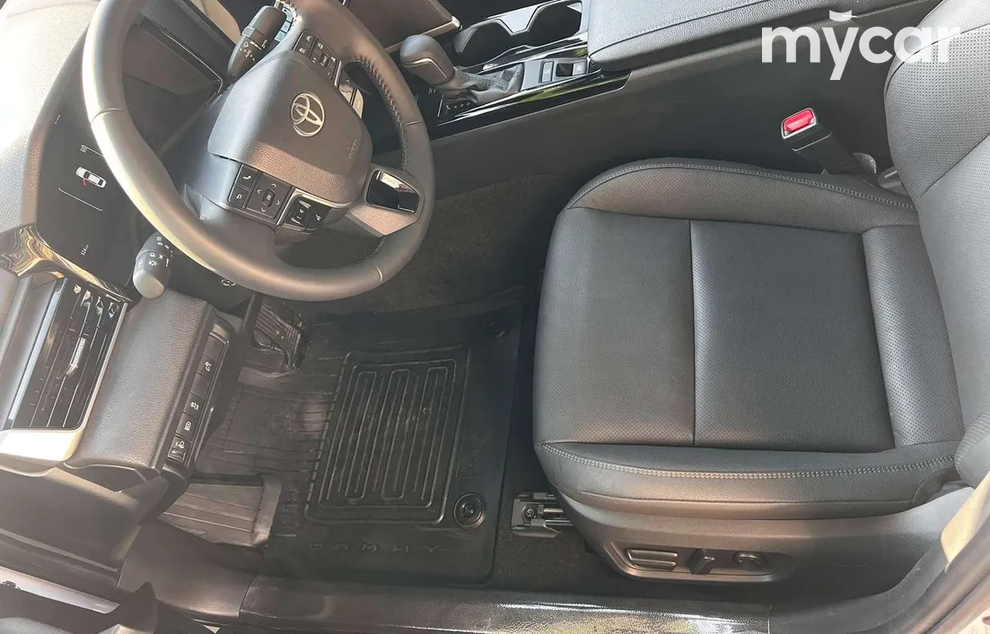 Toyota Camry 2025