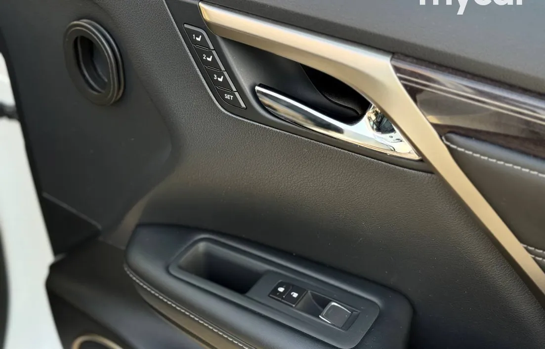 Lexus RX 2021