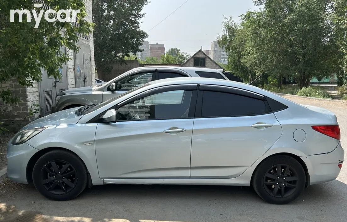 Hyundai Accent 2013