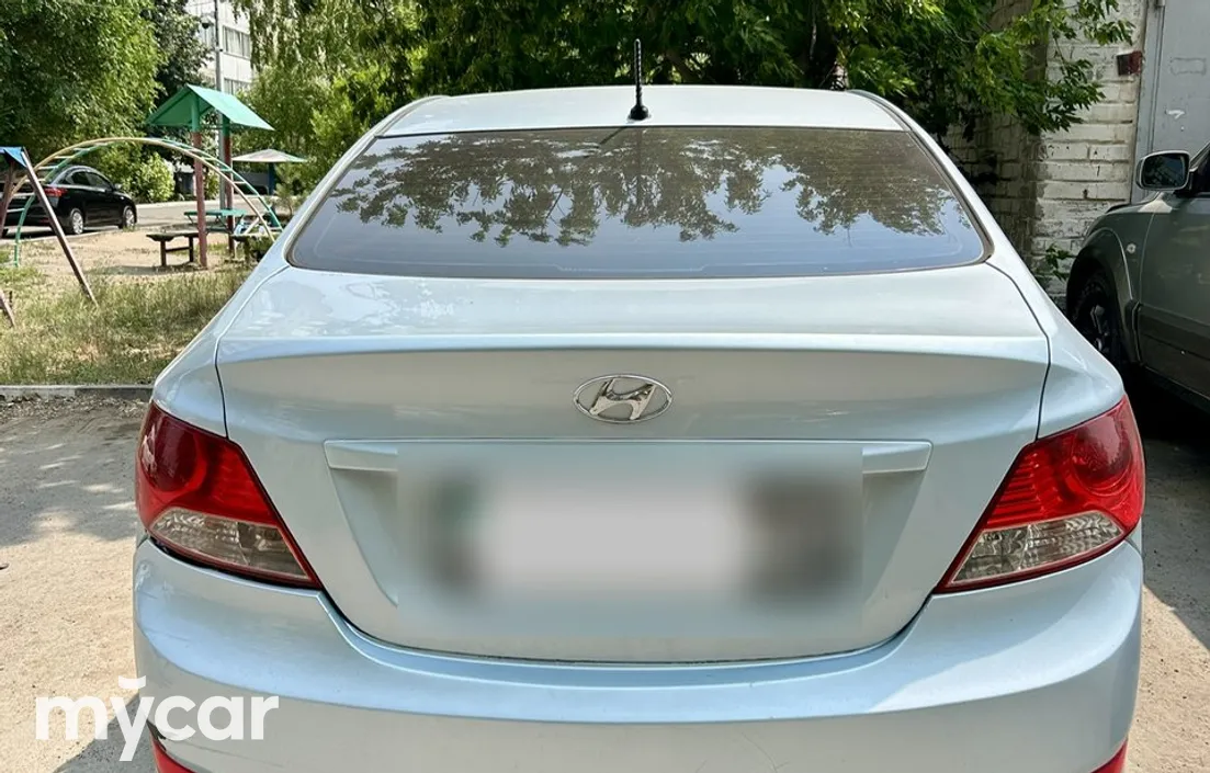 Hyundai Accent 2013