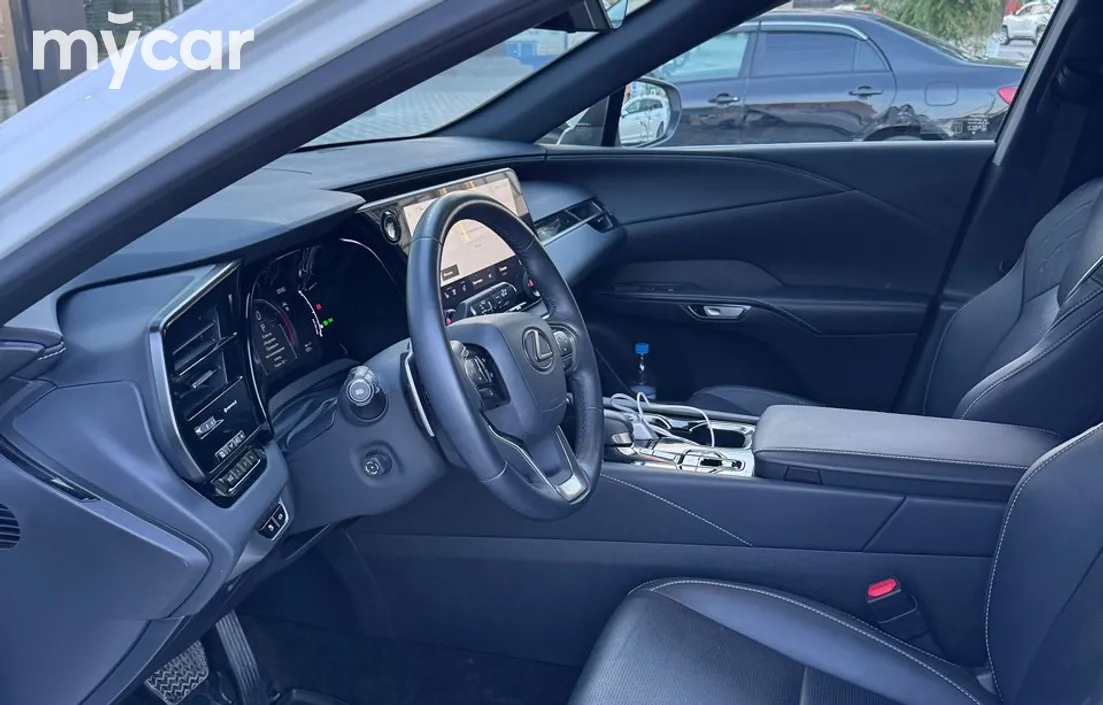 Lexus RX 2024