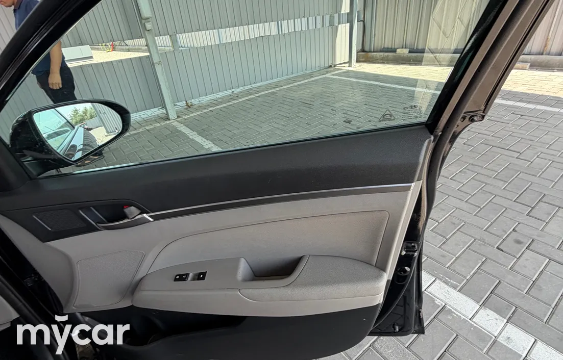 Hyundai Elantra 2019