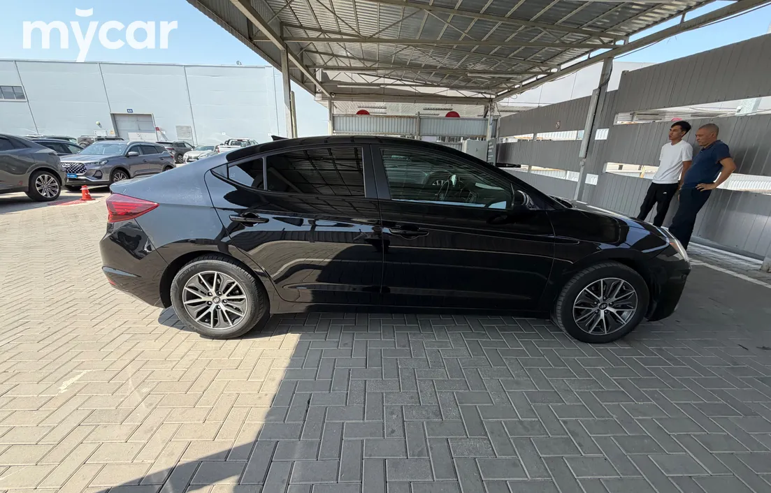 Hyundai Elantra 2019