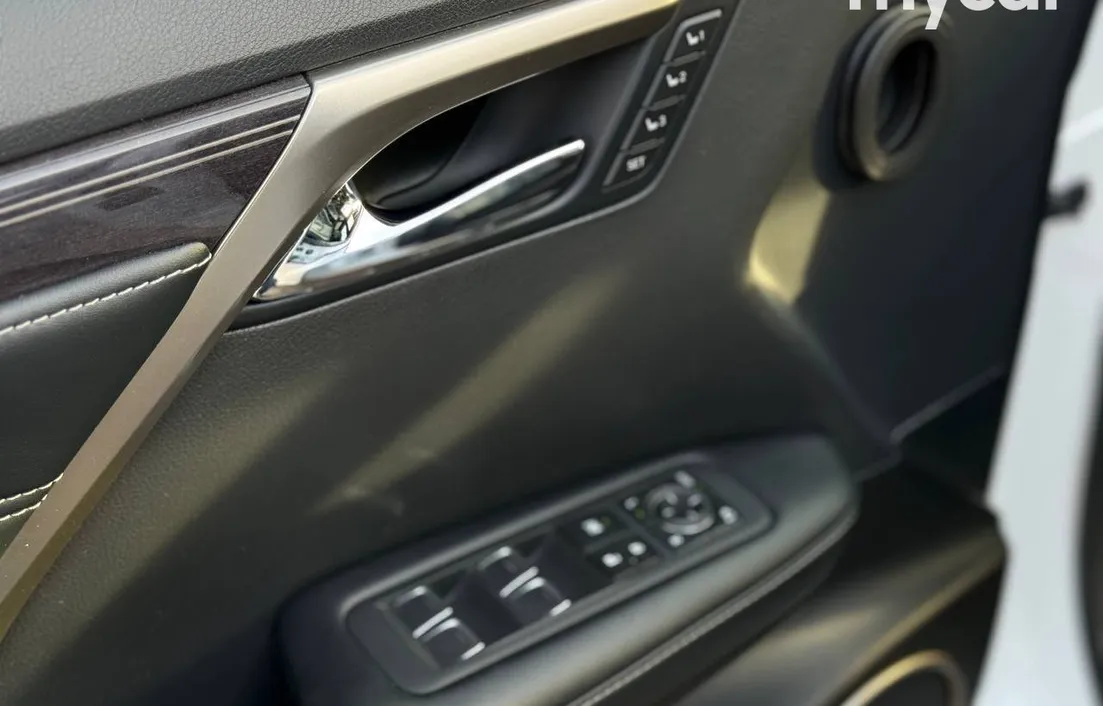 Lexus RX 2021
