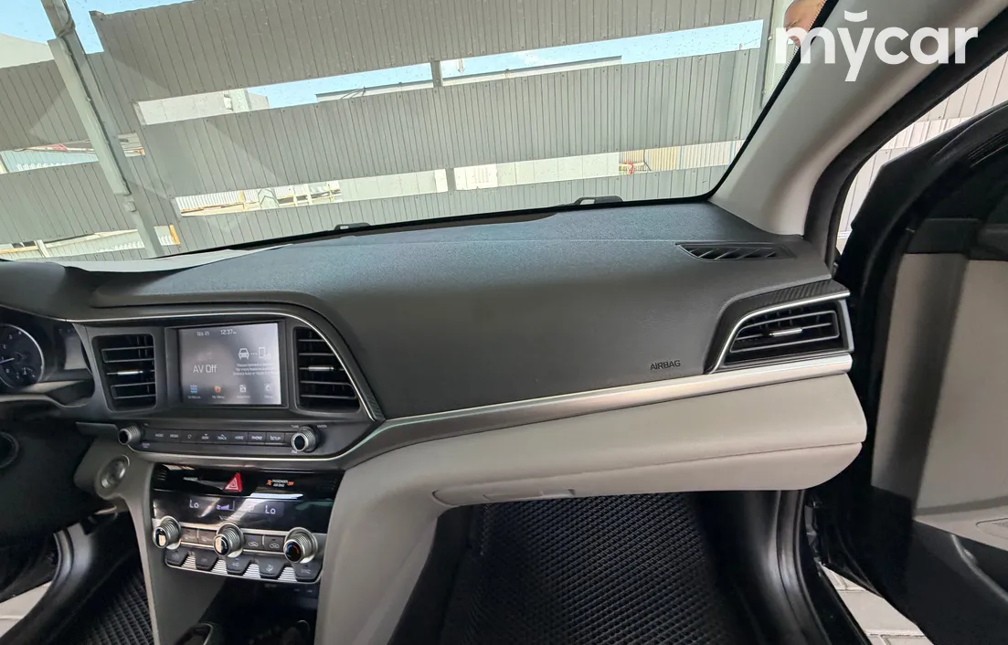 Hyundai Elantra 2019