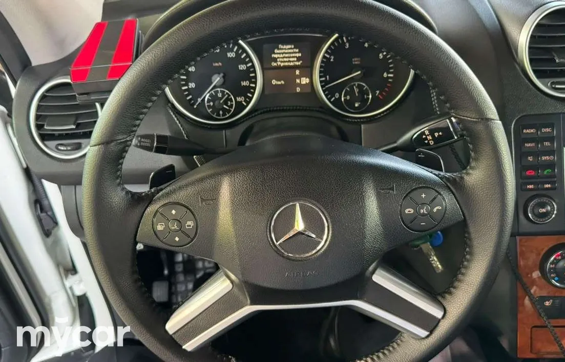 Mercedes-Benz M-Класс 2010