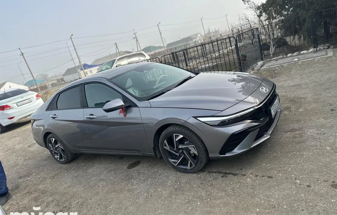 Hyundai Elantra 2024