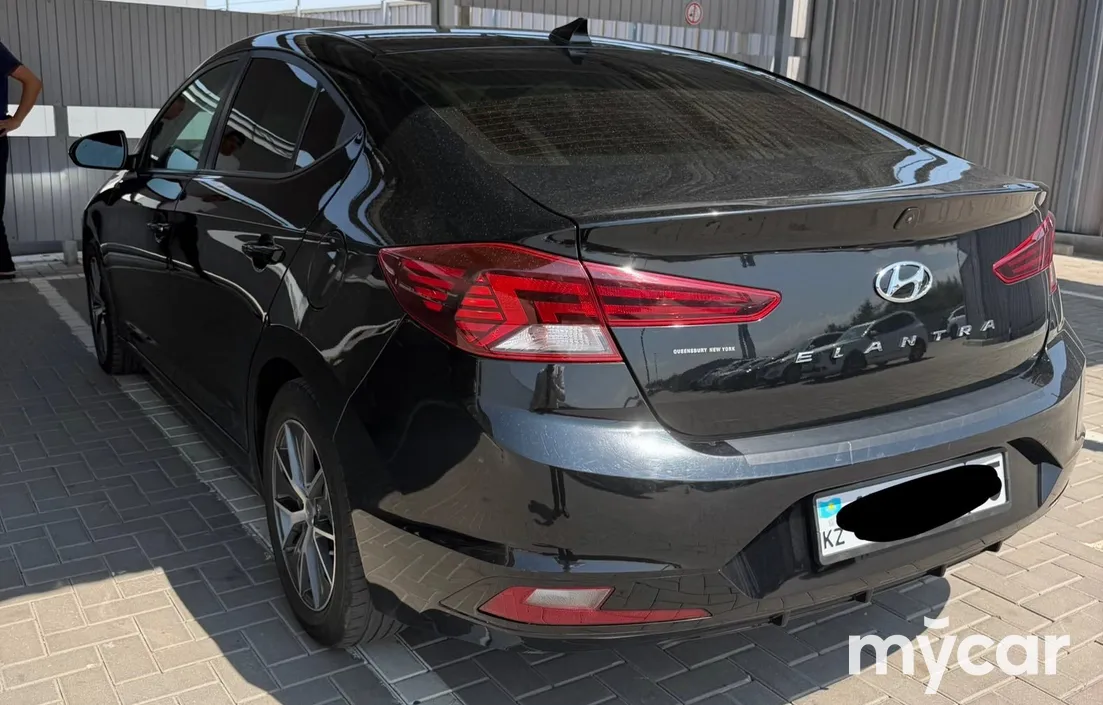 Hyundai Elantra 2019