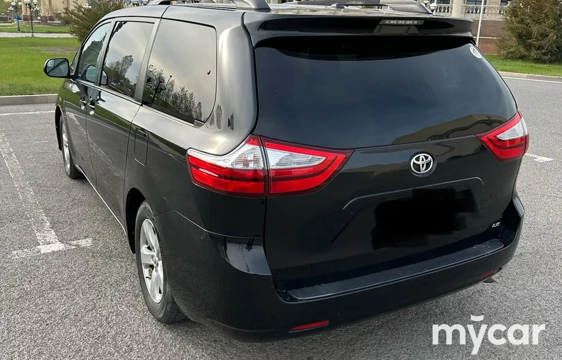 Toyota Sienna 2015