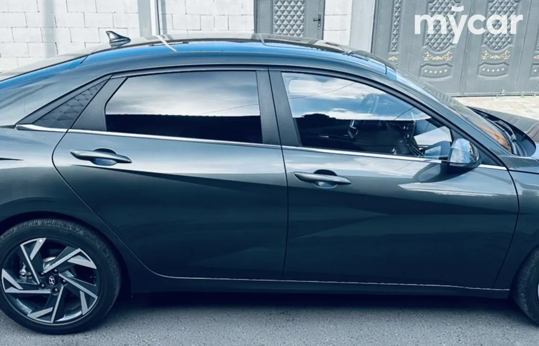 Hyundai Elantra 2024