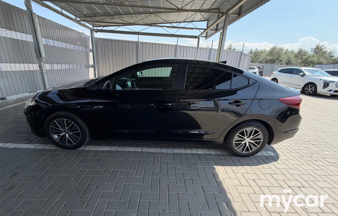 Hyundai Elantra 2019