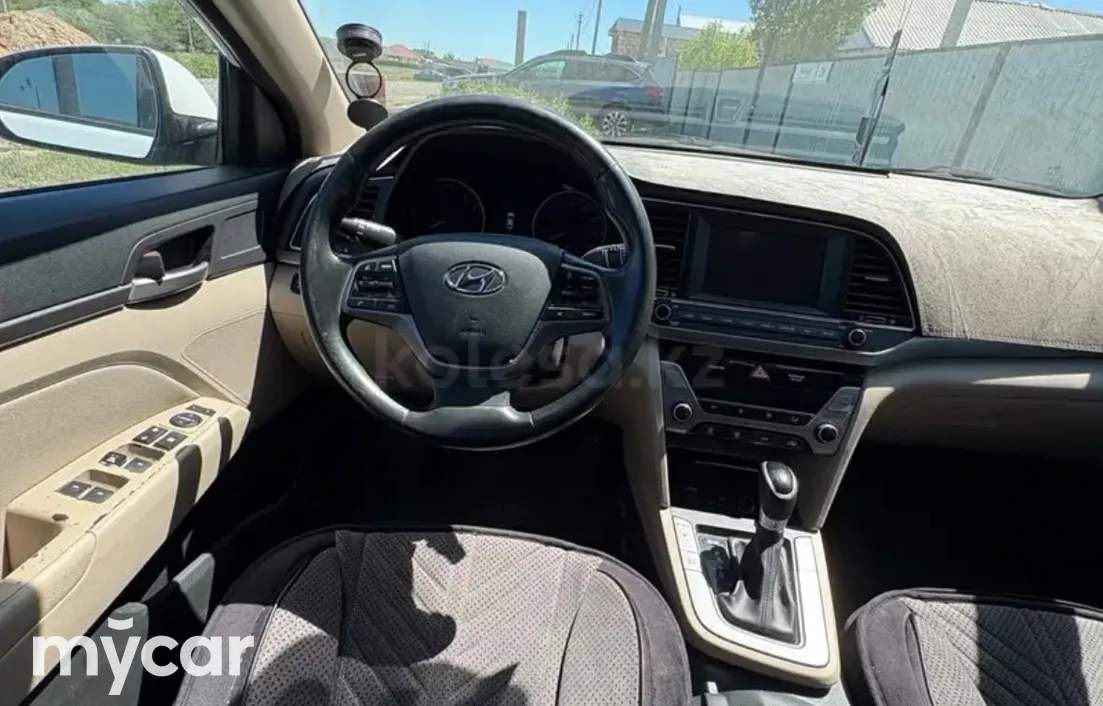 Hyundai Elantra 2018