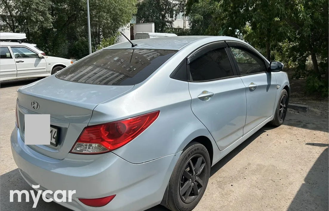 Hyundai Accent 2013