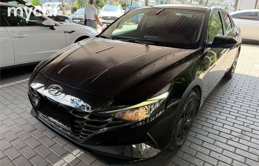 Hyundai Elantra 2023