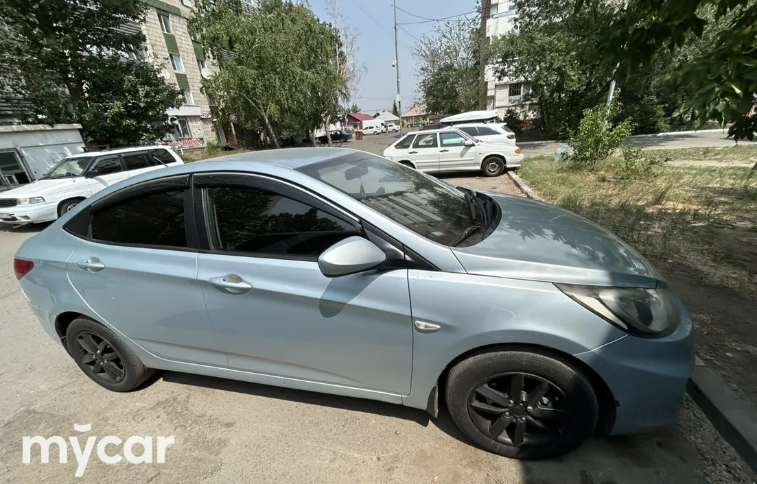 Hyundai Accent 2013