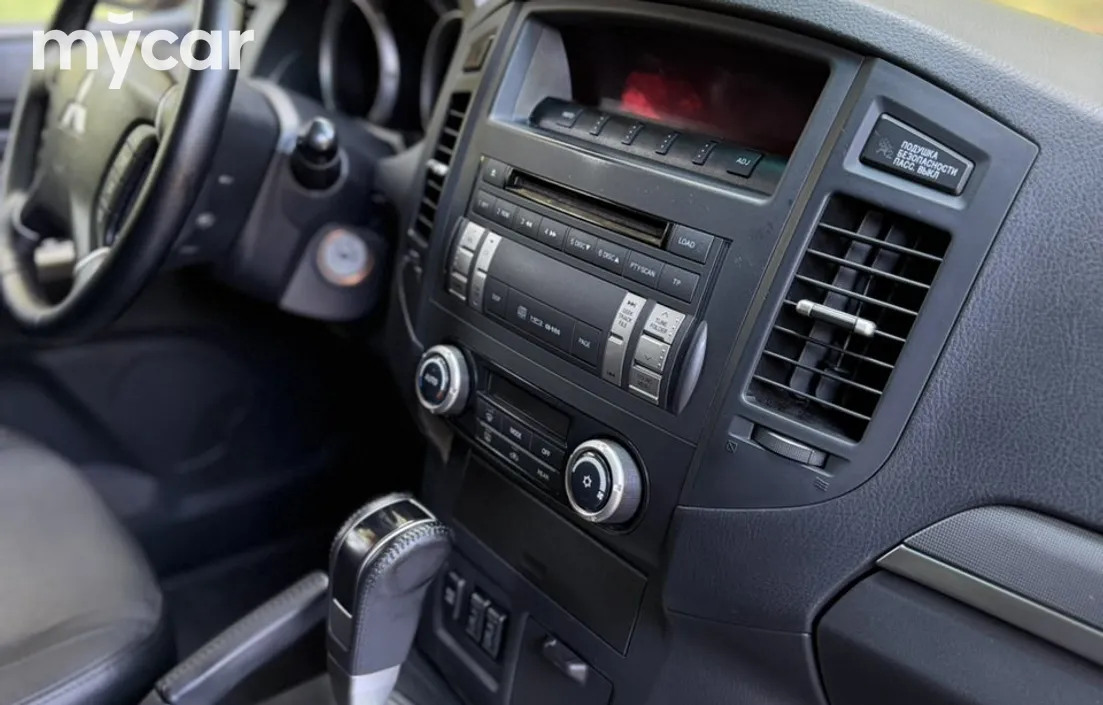 Mitsubishi Pajero 2012