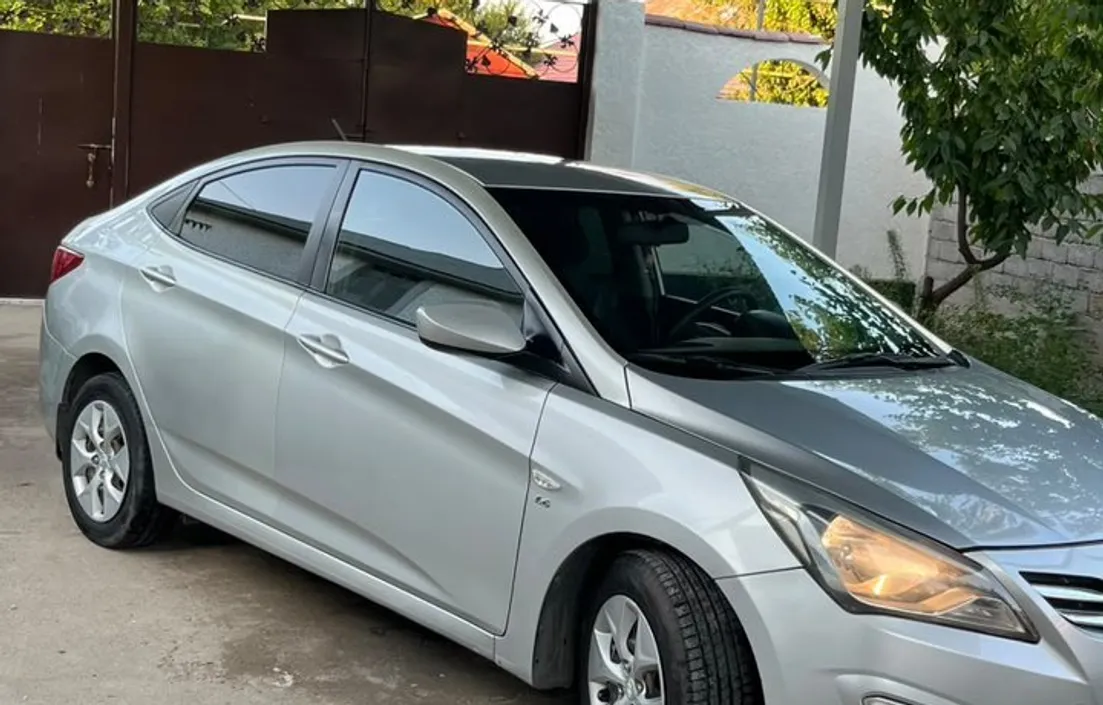 Hyundai Accent 2015