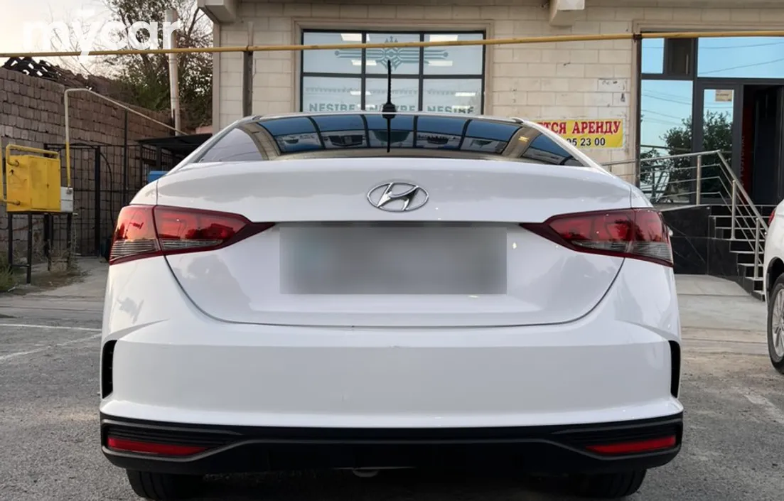 Hyundai Accent 2023