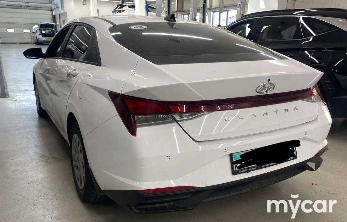 Hyundai Elantra 2023