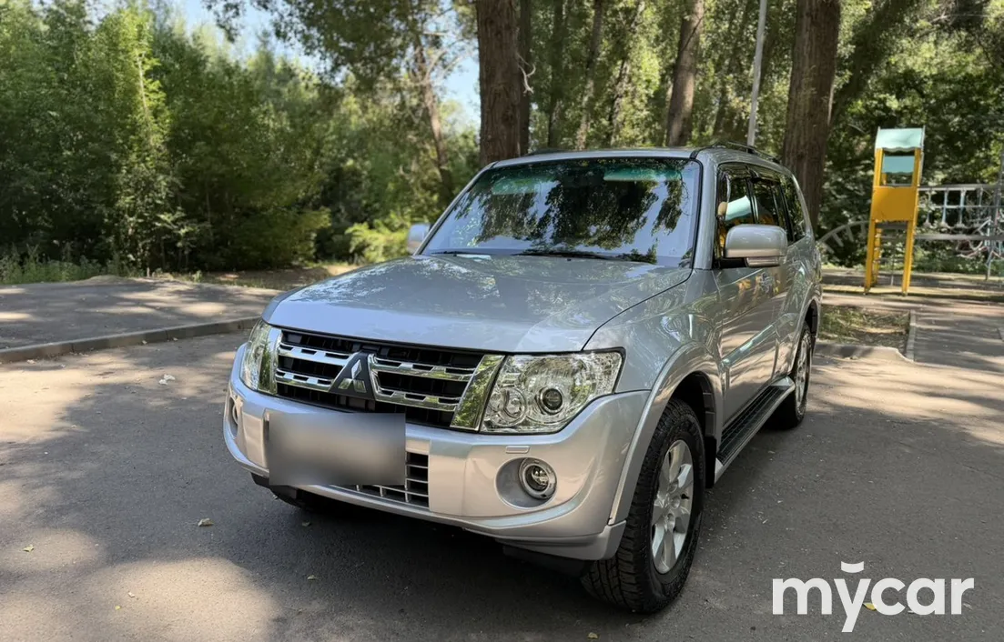 Mitsubishi Pajero 2012