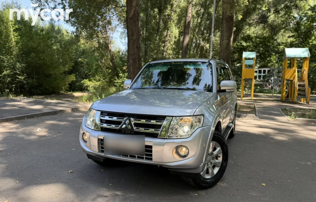 Mitsubishi Pajero 2012