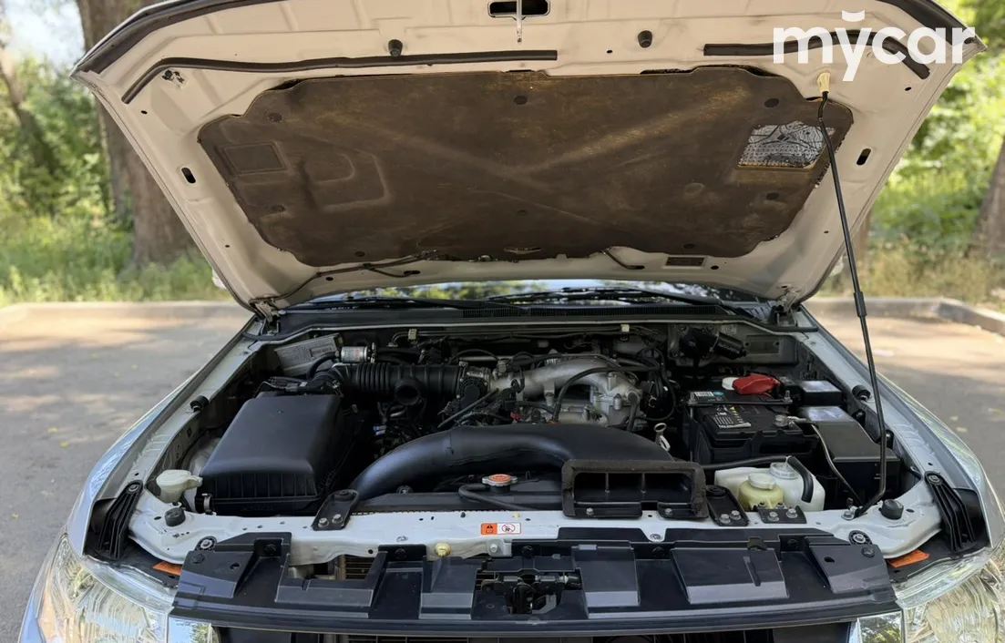 Mitsubishi Pajero 2012