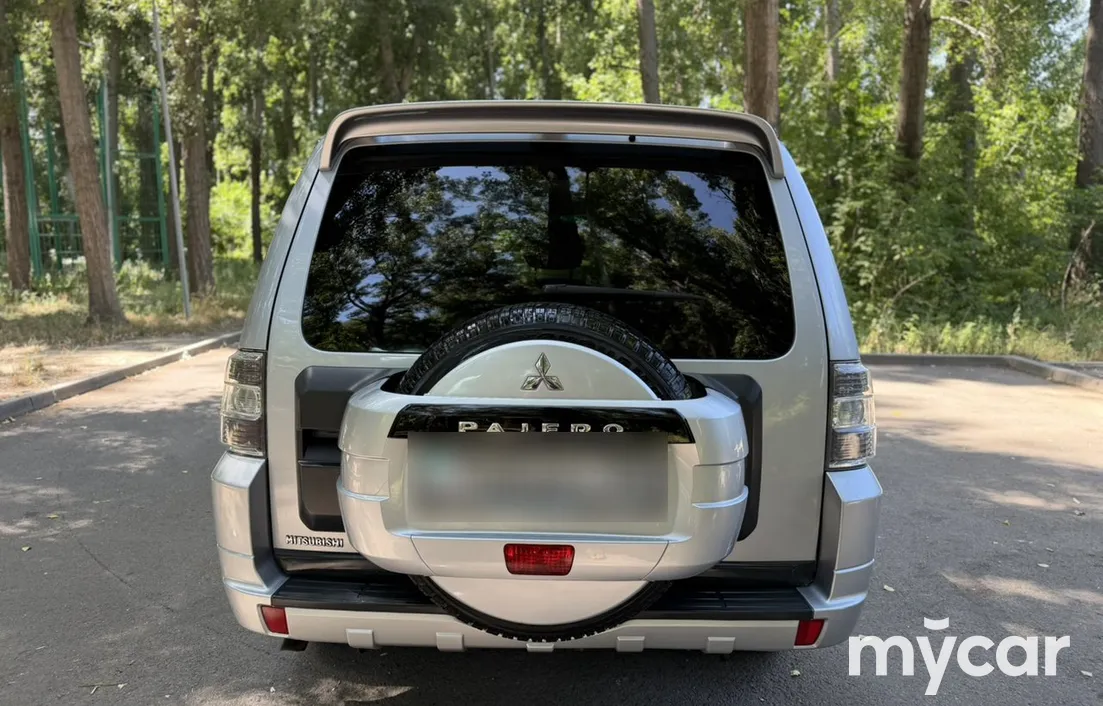 Mitsubishi Pajero 2012