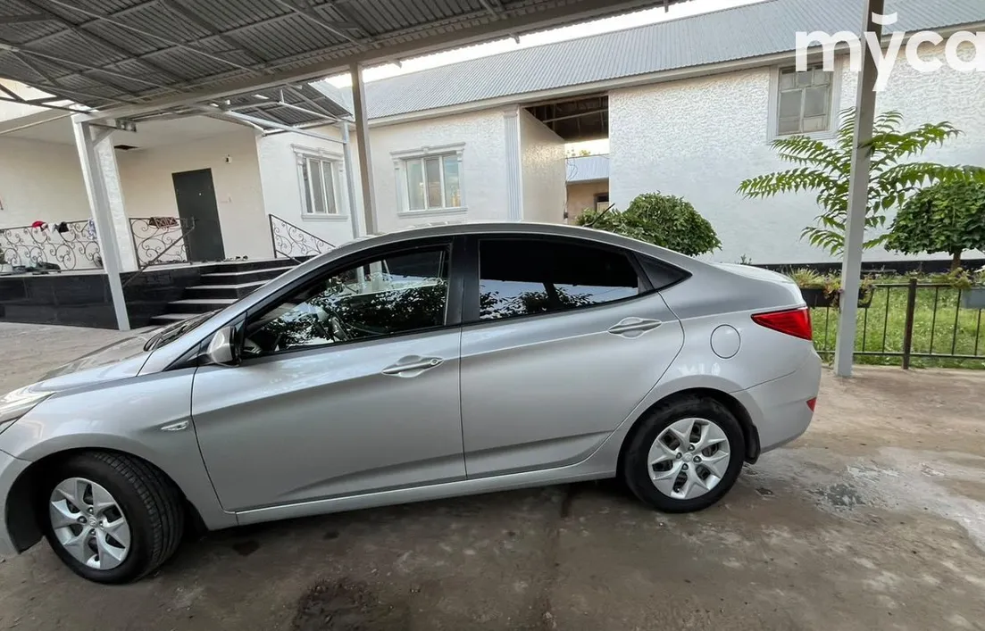 Hyundai Accent 2015