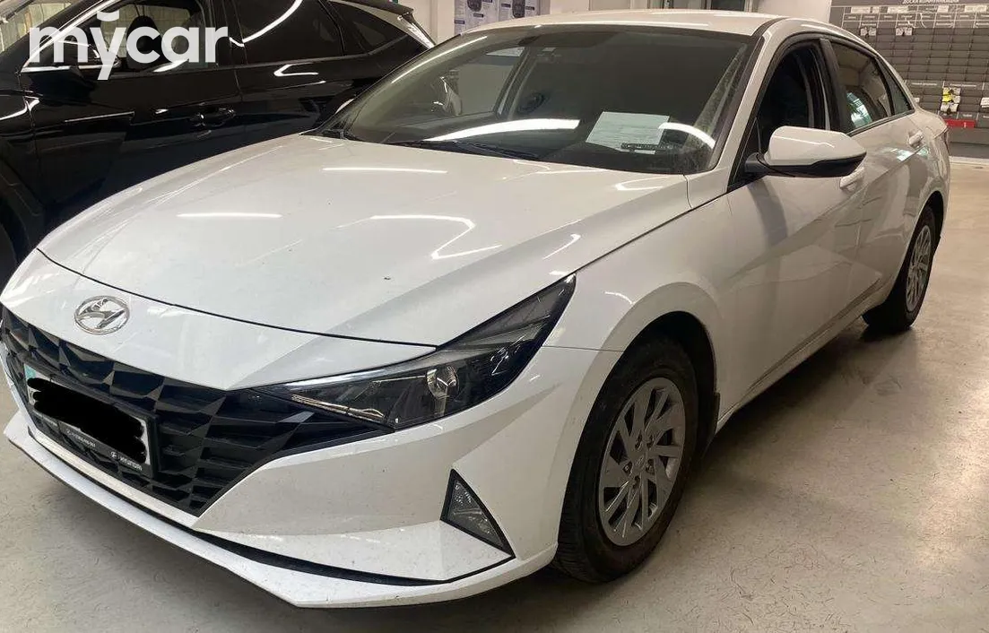 Hyundai Elantra 2023