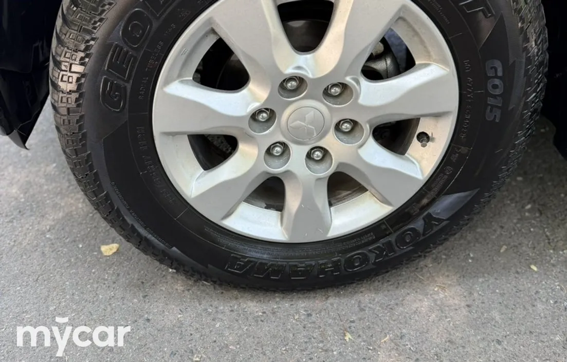 Mitsubishi Pajero 2012