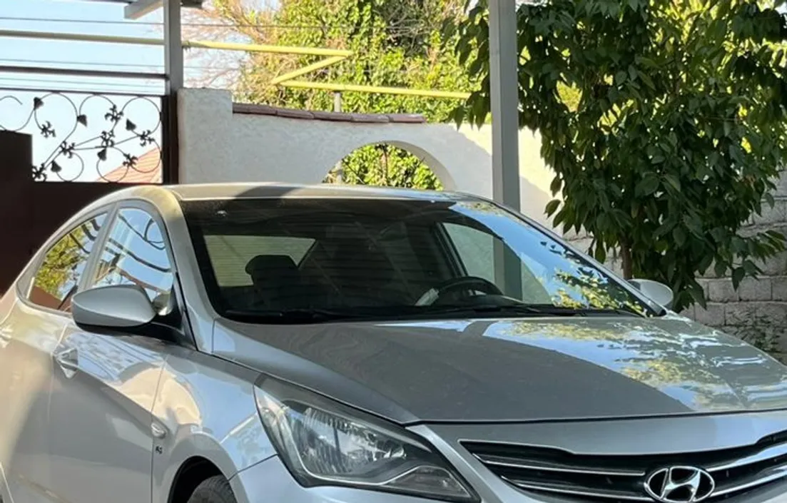 Hyundai Accent 2015