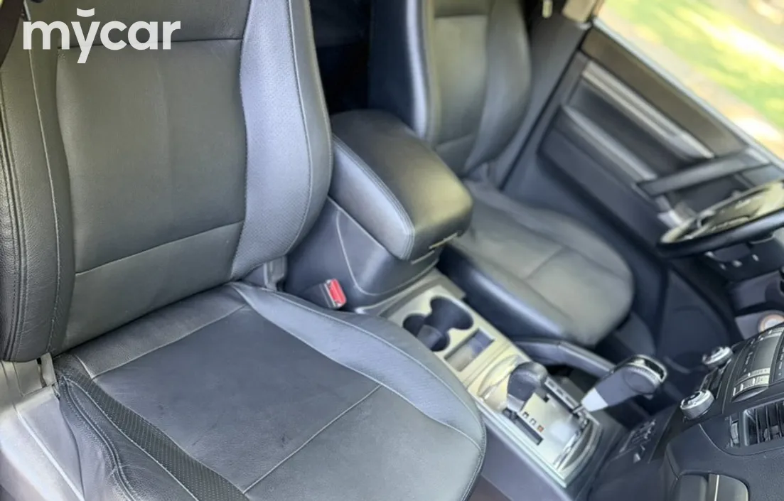 Mitsubishi Pajero 2012