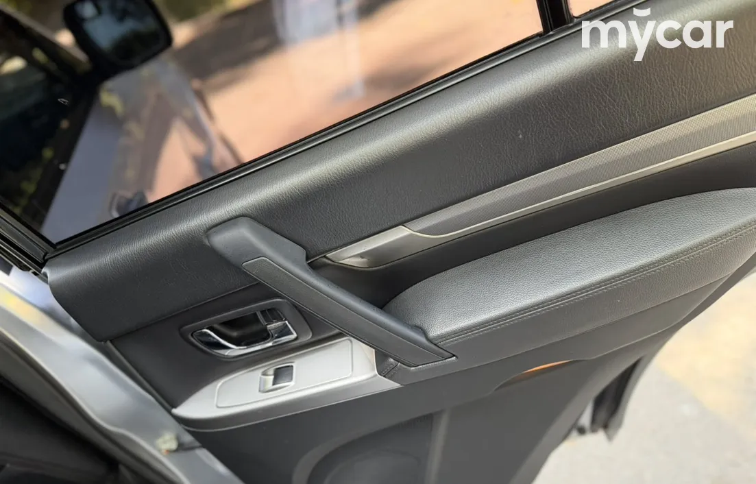 Mitsubishi Pajero 2012
