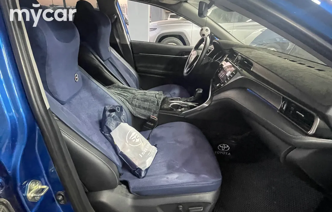 Toyota Camry 2019