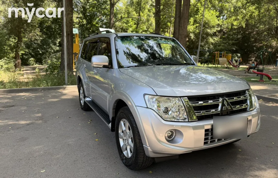 Mitsubishi Pajero 2012