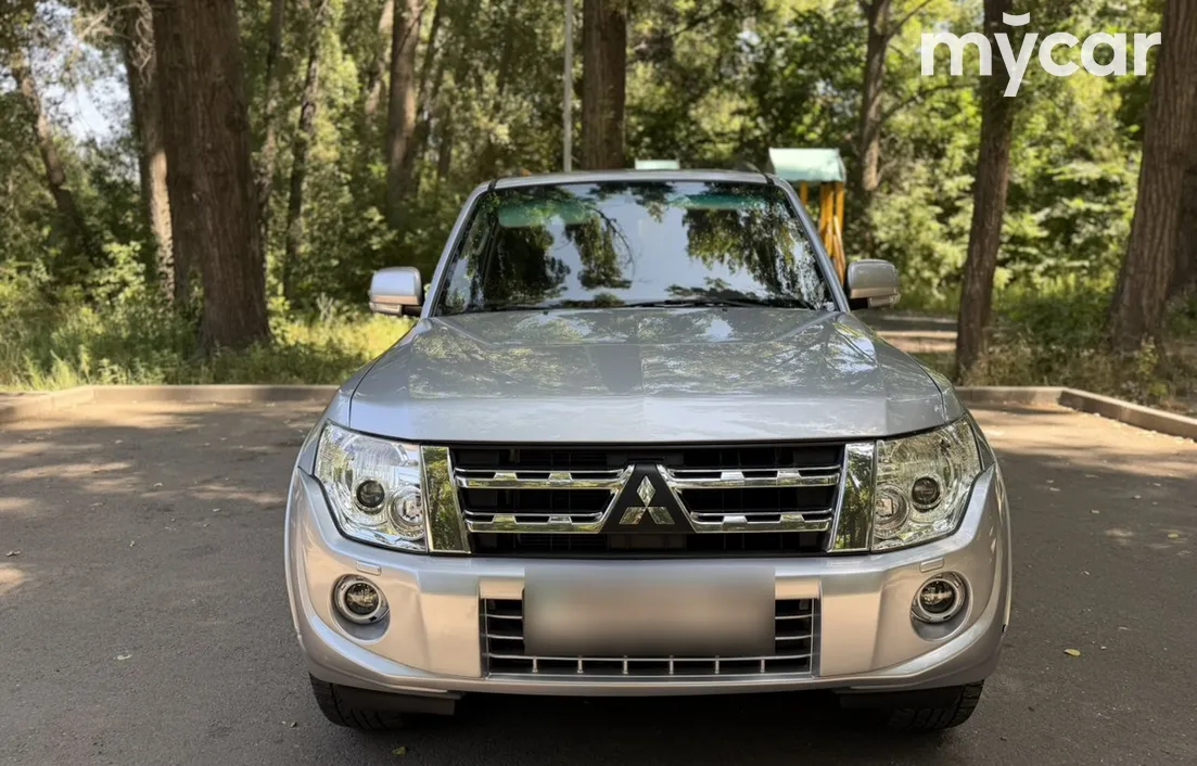 Mitsubishi Pajero 2012