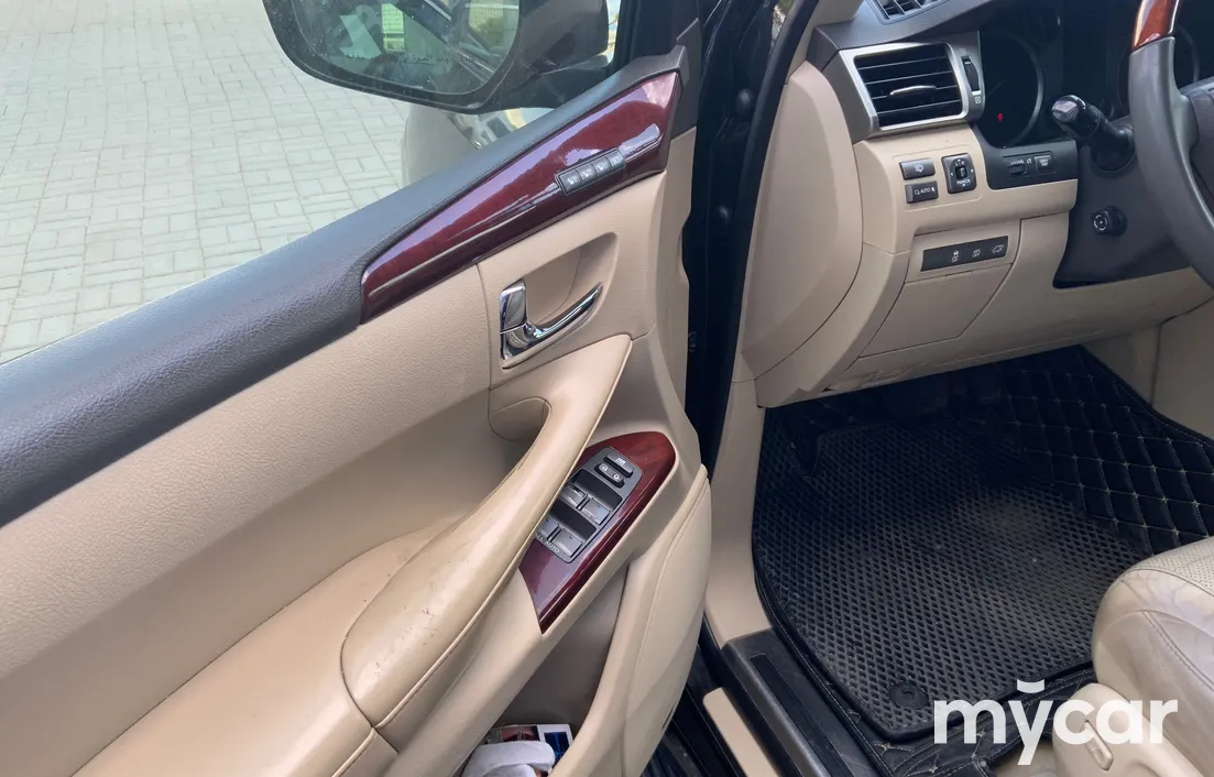 Lexus LX 2012