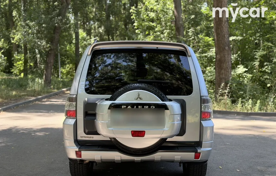 Mitsubishi Pajero 2012