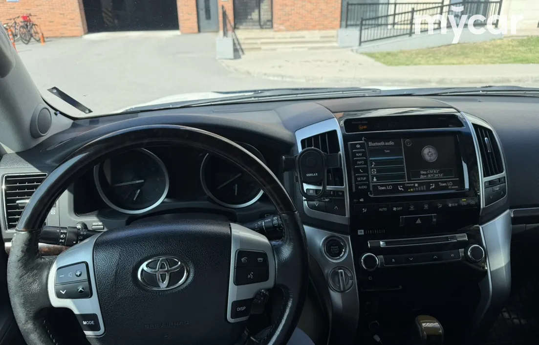 Toyota Land Cruiser 2012