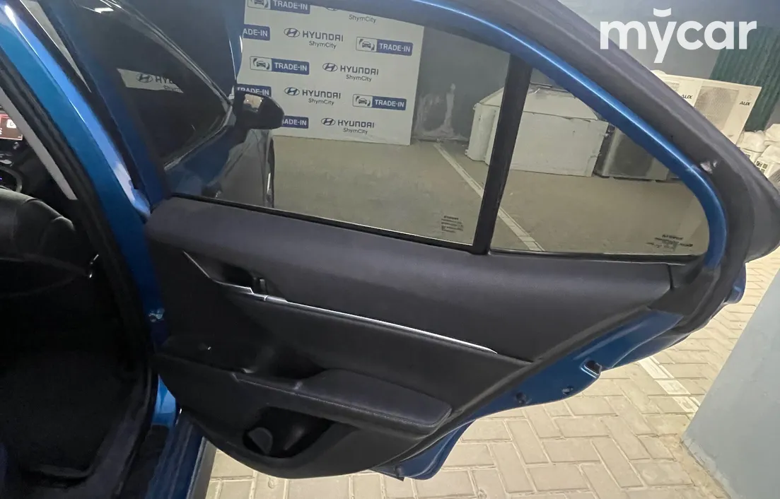 Toyota Camry 2019