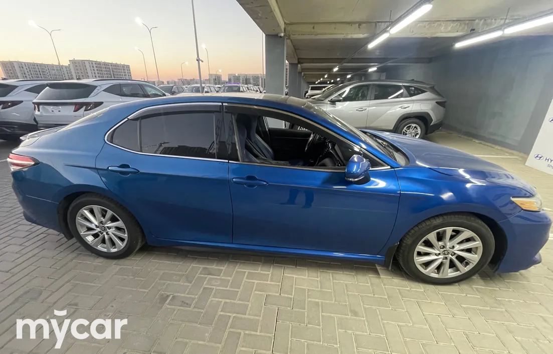 Toyota Camry 2019